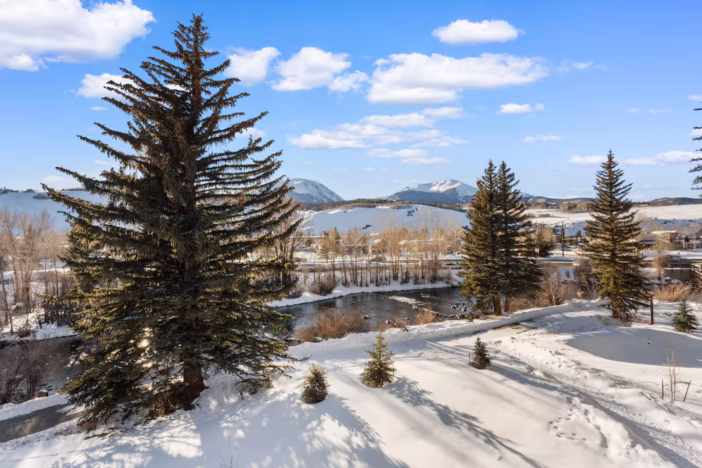 Snowy view over Silverthorne